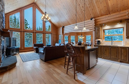 Fiddler Lake Resort Ski Chalet | Fiddler Lake Resort - Deer 48