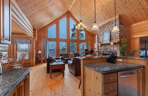 Fiddler Lake Resort Ski Chalet | Fiddler Lake Resort - Deer 90