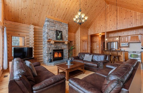 Fiddler Lake Resort Ski Chalet | Fiddler Lake Resort - Deer 90