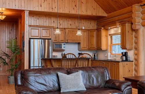 Fiddler Lake Resort Ski Chalet | Fiddler Lake Resort - Deer 90