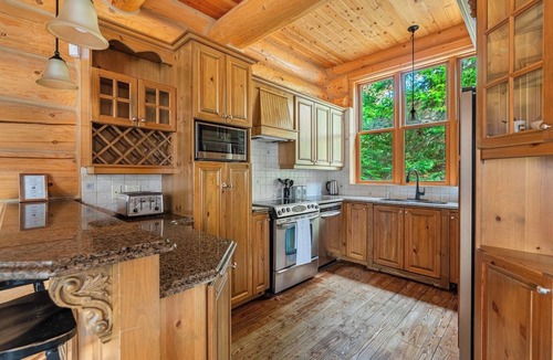 Fiddler Lake Resort House | Fiddler Lake Resort - Bear 25