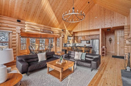 Fiddler Lake Resort House | Fiddler Lake Resort – Deer 6