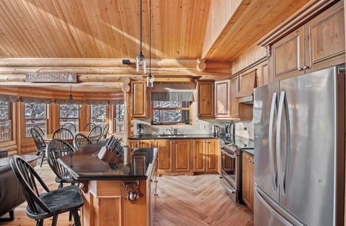Fiddler Lake Resort House | Fiddler Lake Resort – Deer 6