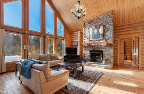 Fiddler Lake Resort Ski Chalet | Fiddler Lake Resort - Deer 4