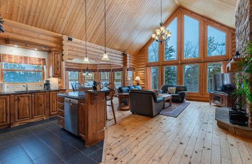 Fiddler Lake Resort Ski Chalet | Fiddler Lake Resort - Deer 80