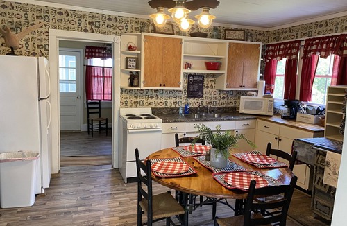 Galax House | Fiddlers Farmhouse