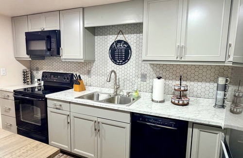 Galax Apartment | Fiddlers Roost - Walking Distance to Historic Downtown Galax, Virginia