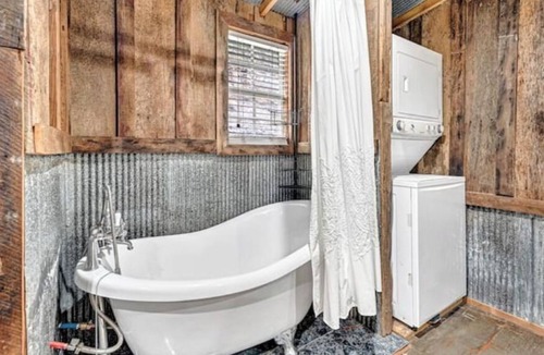 Flint Creek Cabin | Fidler's Bend Green Cabin Riverfront Retreat