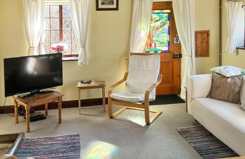 Sudbourne House | Field Cottage