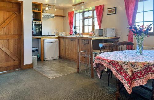 Sudbourne House | Field Cottage