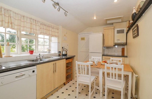 Cannards Grave Cottage | FIELD COTTAGE, pet friendly, with open fire in Shepton Mallet