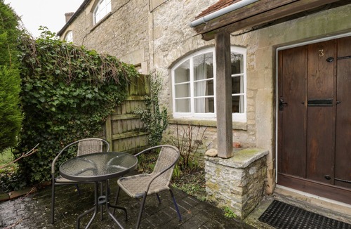 Cannards Grave Cottage | FIELD COTTAGE, pet friendly, with open fire in Shepton Mallet
