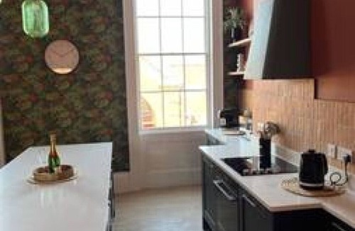 Huntingdon House | Field Maple -free parking -Grade Ii listed- first