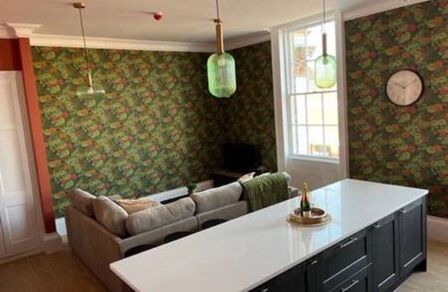 Huntingdon House | Field Maple -free parking -Grade Ii listed- first