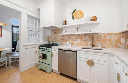 Candler Park Apartment | Field of Gold