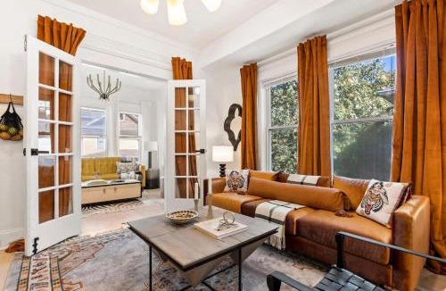 Candler Park Apartment | Field of Light