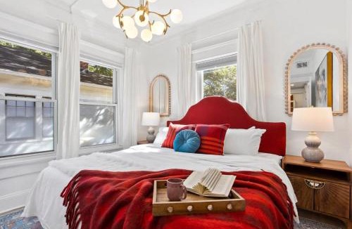 Candler Park Apartment | Field of Light