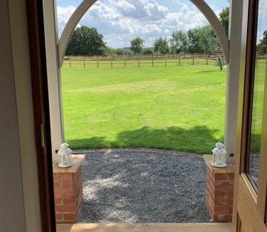 Aubourn Apartment | Field's Edge