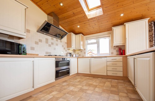 Diss Cabin | Field View 1 bed No Pets Walnut