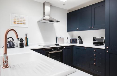 Laverton House | Field View