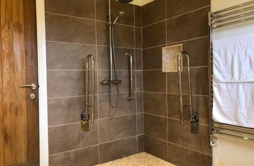 Doddington Ski Chalet | Fields End Lodges