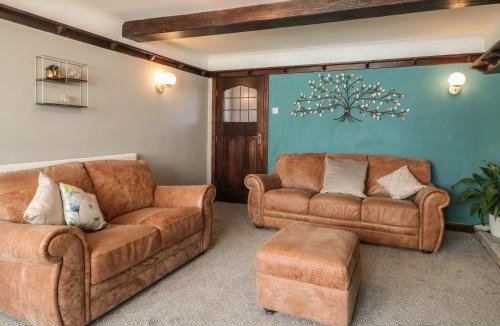 Forsbrook House | Fields Farm