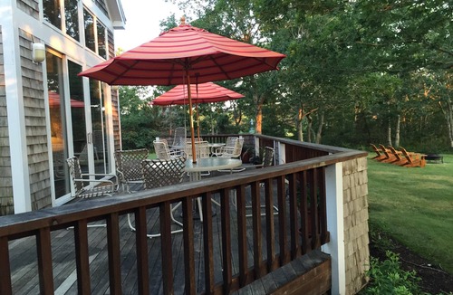 West Tisbury House | Fields & Pond Views - Minutes To Long Point Beach