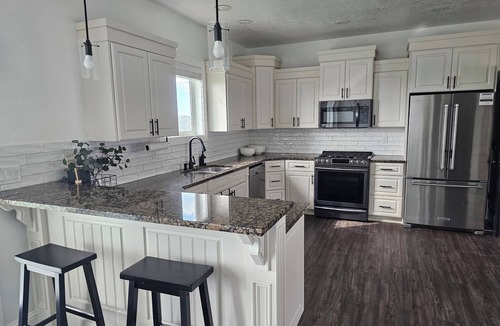 Lapoint House | Fieldview - Charming 3-bedroom house, peaceful cul-de-sac, stunning field views