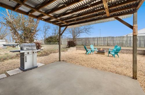 Fayetteville House | Fiesta Stay-Tons of Restaurants&Shops-Central Fay