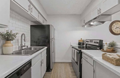 Central Arlington Apartment | FIFA 2026 8min Walk to AT&T 2BR