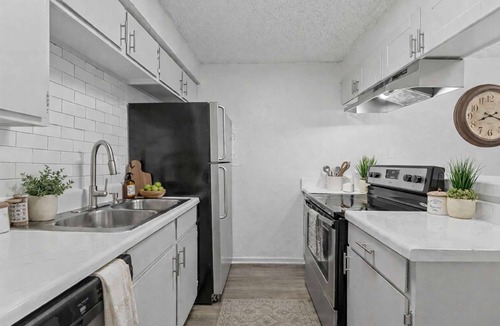 Central Arlington Apartment | FIFA 2026 Arlington 2BR Steps to AT&T
