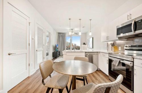 SoNo Apartment | FIFA 2026 Stay - Modern 1B1B Apartment with Private Balcony - 2 mi from Mercedes-Benz Stadium - 7