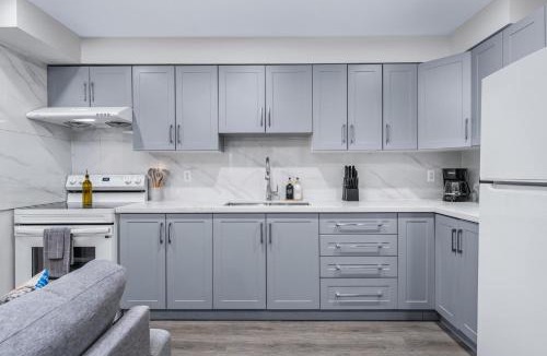 Dufferin Grove Hotel | FIFA 2026 Stylish Suite Near Little Italy