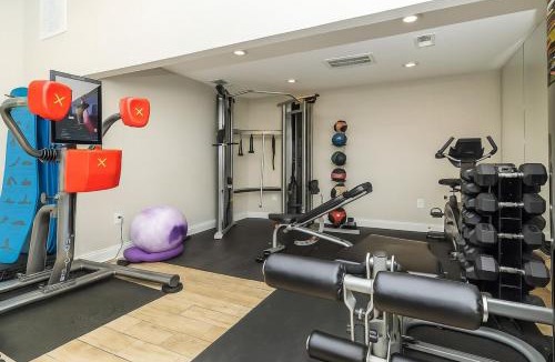 North Houston Apartment | FIFA 2BR Resort‑Style · Pool & Gym · 25min to NRG