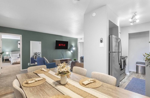 Central Arlington Apartment | FIFA | 3 Min Walk to AT&T | 3BR | Free Parking!