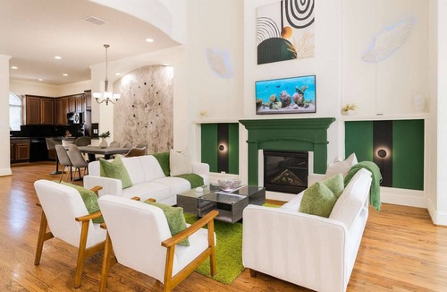 Woodlake - Briar Meadow House | FIFA Central Near Galleria | Private Pool + Garage