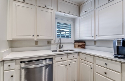 Oak Lawn House | FIFA CONVENIENT! AMERICAN AIRLINES 2M,DALLAS STADIUM 18M,FAIR PARK 3.4M,SMU 1.2M