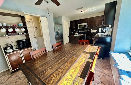 Ederville House | Fifa Fan Oasis: Pool, Fire Pit Near At-t Stadium