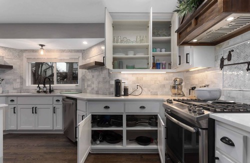 Shawnee House | FIFA FANS: Home with Pool, Firepit, 4 BEDS