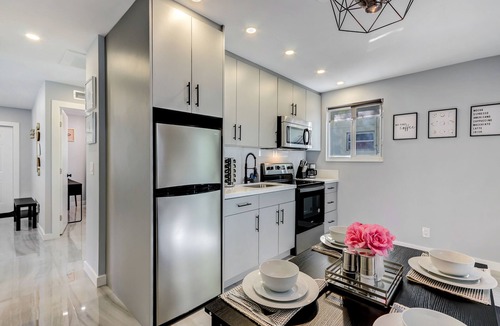 Hallandale Beach Apartment | FIFA Perfect 15KM | Lakeside Dream: Trendy design & Near Beach