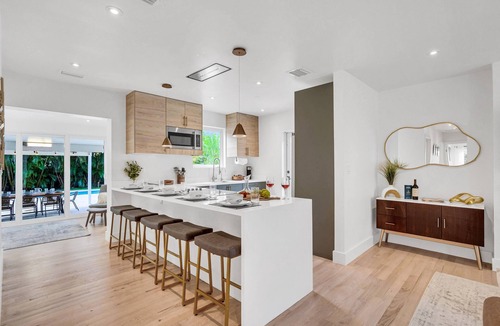 Miami Shores House | FIFA Perfect 13 KM | Samadhi: Pool, Near Beach,Work Space