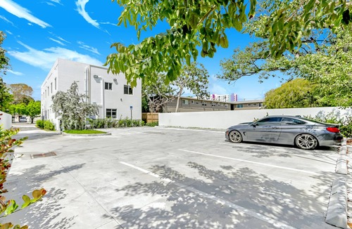 Wynwood Art District Apartment | FIFA Perfect 21 KM | ArTease 4: Walk to Wynwood & Design District