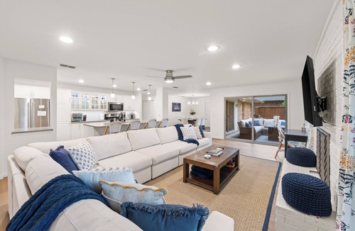 Frisco House | FIFA ready! Near Universal! Great for kids & pets! Walk to dinner!