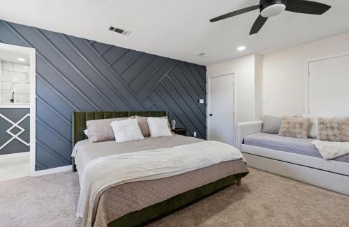North Richland Hills House | FIFA Retreat Sleeps 26 Stockyards DFW Basecamp