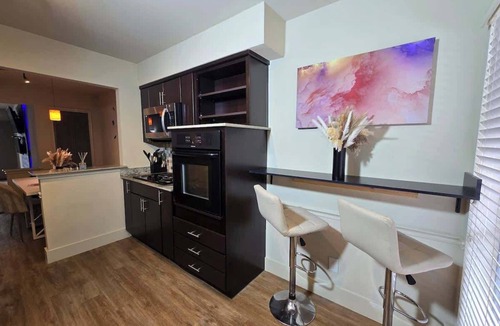 Uptown Condo | FIFA Royal Retreat | 2BR 5 Min Walk to Galleria