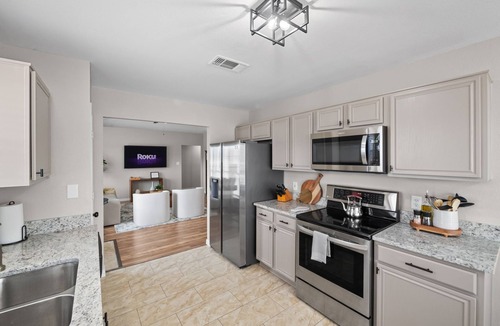 South Arlington House | FIFA World Cup 2026 Home | AT&T Stadium 10 Min | Sleeps 8 | Grand Prairie