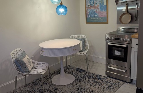 Riverside Apartment | FIFA World Cup - Gorgeous studio with AC in Cambridge. Walking lifestyle!