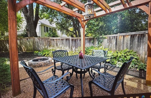 Kansas City House | FIFA World Cup LUXURY 4 bedroom home in Kansas City, Country Club Plaza Area