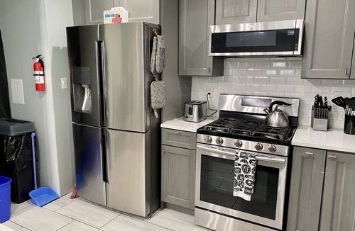 Greenville House | FIFA World Cup Sleeps 10 near MetLife and New York ★FREE Driveway Parking★
