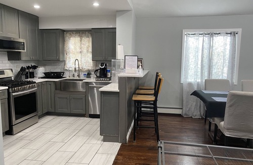 Greenville House | FIFA World Cup Sleeps 10 near MetLife and New York ★FREE Driveway Parking★